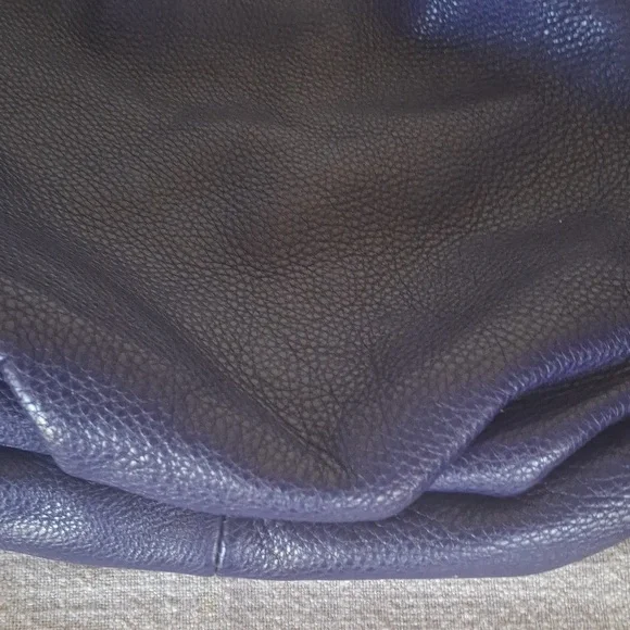 Marc by Marc Jacobs Deep Navy Leather Shoulder Bag with Silver Plaque - Picture 9 of 10